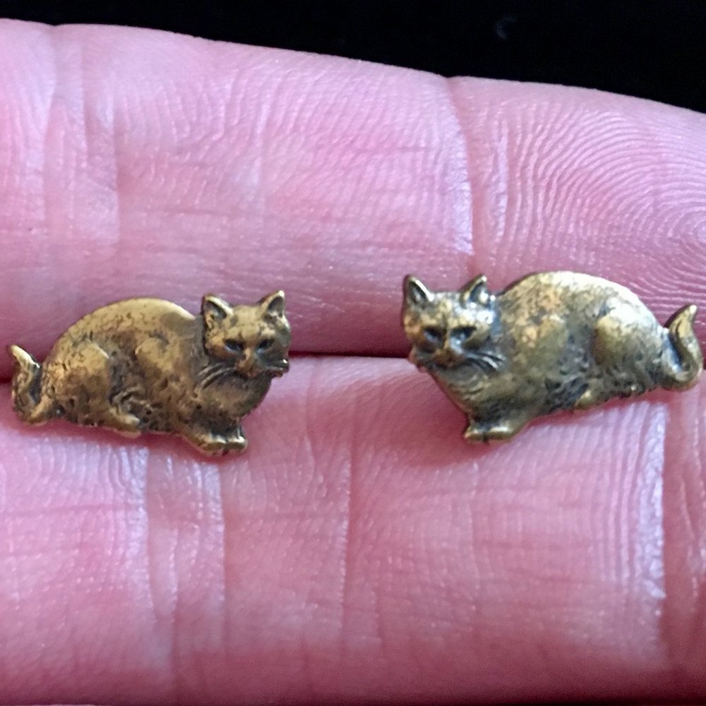 SALE! Cat Earrings Vintage Retro Pierced Dainty Feline Studs Antique Gold Womens